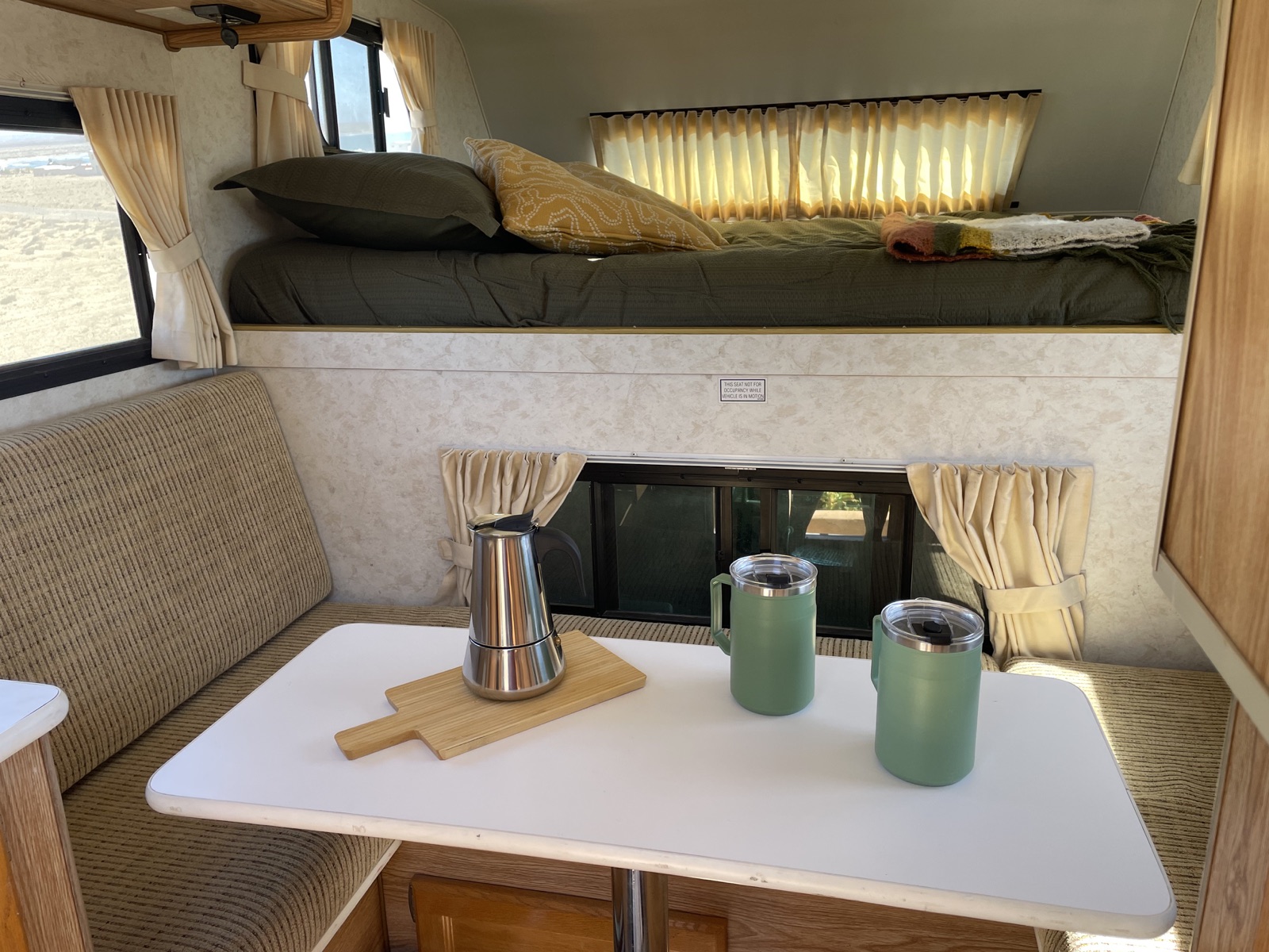 Dinette converts into a single bed